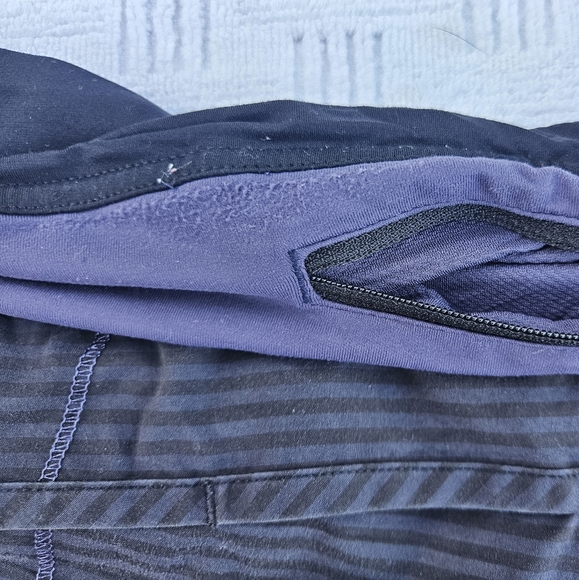 Lululemon Speed 4 Way Size 8 - Picture 4 of 4